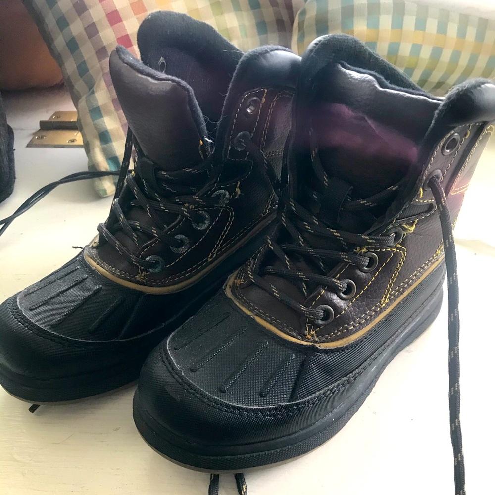 Toddler size 12 lace up winter boot